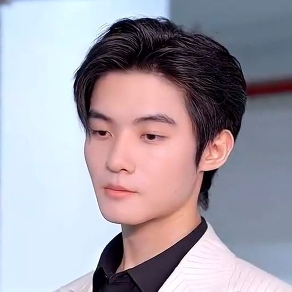 彩礼谈崩后，我转身和千亿首富领证